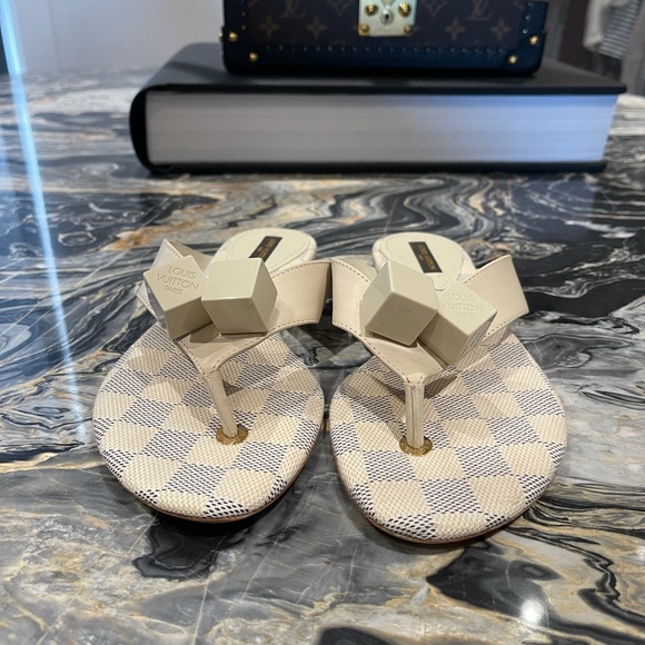 AUTHENTIC LV SANDALS - Picture 4 of 4